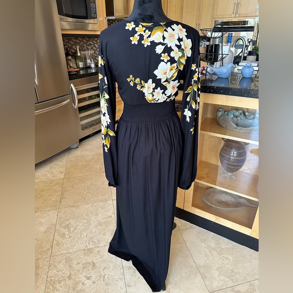 BILLABONG FULL LENGTH COMFY CASUAL DRESS. SLIP ON STYLE SIZE SMALL GUC - Picture 2 of 5